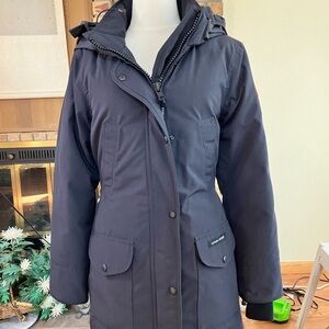 NWT Canada Goose Dark Blue Marine Parka, Women’s XS
